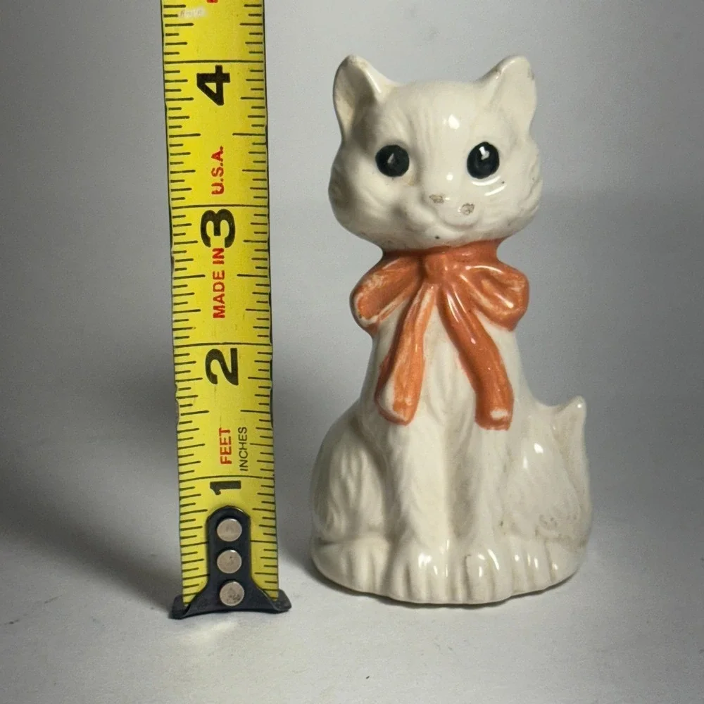 Vintage Ceramic Cat Figurine with Pink Bow – 3.5